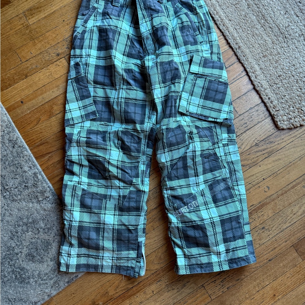 Burton Snowboard Pants Plaid Mint Grey and Black size: Medium Like New